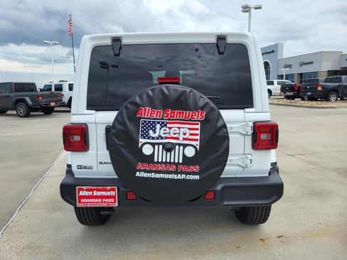 New 2026 Jeep Wrangler Unlimited Sahara AWD/4WD image 4