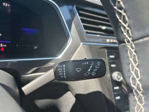 Certified 2023 Volkswagen Tiguan SE R-Line FWD image 20