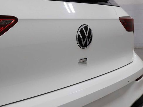 Used 2023 Volkswagen Golf R image 8