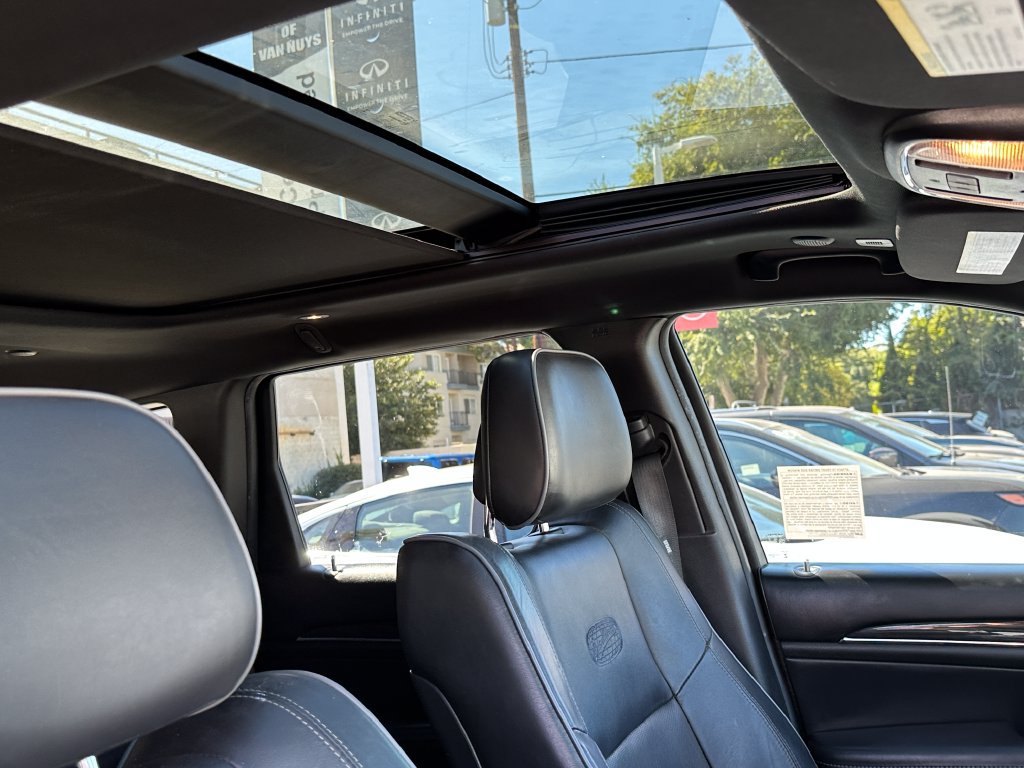 Used 2019 Jeep Grand Cherokee Overland AWD/4WD image 12
