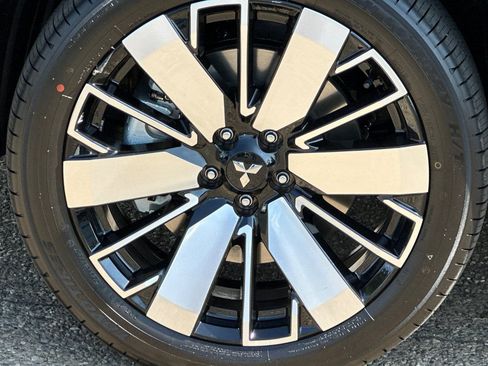 New 2025 Mitsubishi Outlander SEL image 26