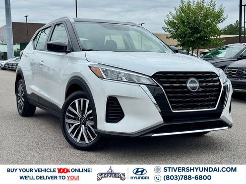 Used 2023 Nissan Kicks SV FWD image 1