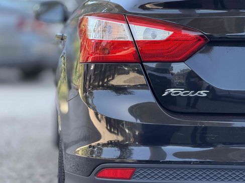 Used 2014 Ford Focus SE FWD image 8