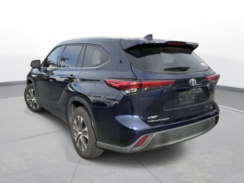 Used 2020 Toyota Highlander XLE image 8
