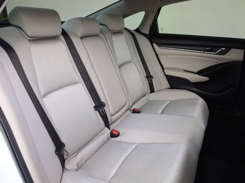 Used 2019 Honda Accord EX image 29