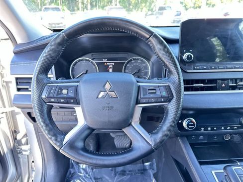 Used 2024 Mitsubishi Outlander SE FWD image 18