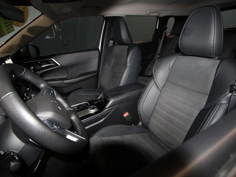 Used 2025 Mitsubishi Outlander SE AWD/4WD image 4