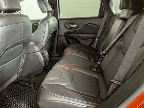 Certified 2021 Jeep Cherokee Trailhawk w/ Premium Leather Package AWD/4WD image 34