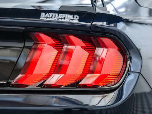 Used 2021 Ford Mustang Shelby GT500 w/ Carbon Fiber Track Pack RWD image 8