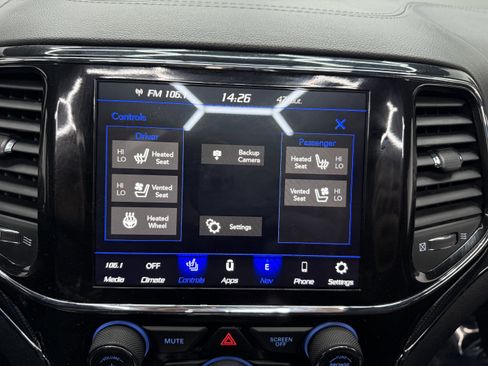 Used 2021 Jeep Grand Cherokee SRT image 17