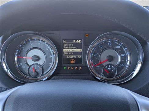 Used 2014 Chrysler Town & Country Touring image 11