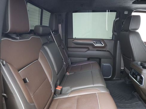 Used 2024 GMC Sierra 2500 Denali w/ Denali Reserve Package AWD/4WD image 19