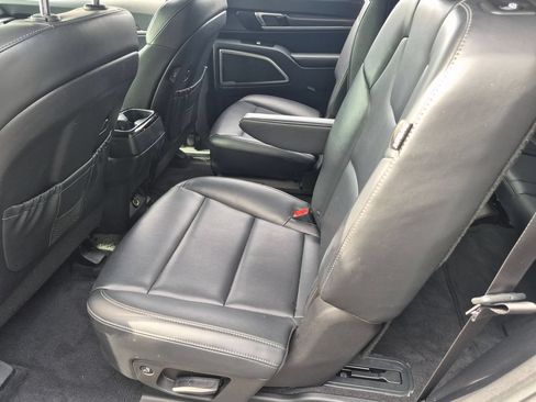 Used 2025 Kia Telluride S FWD image 25