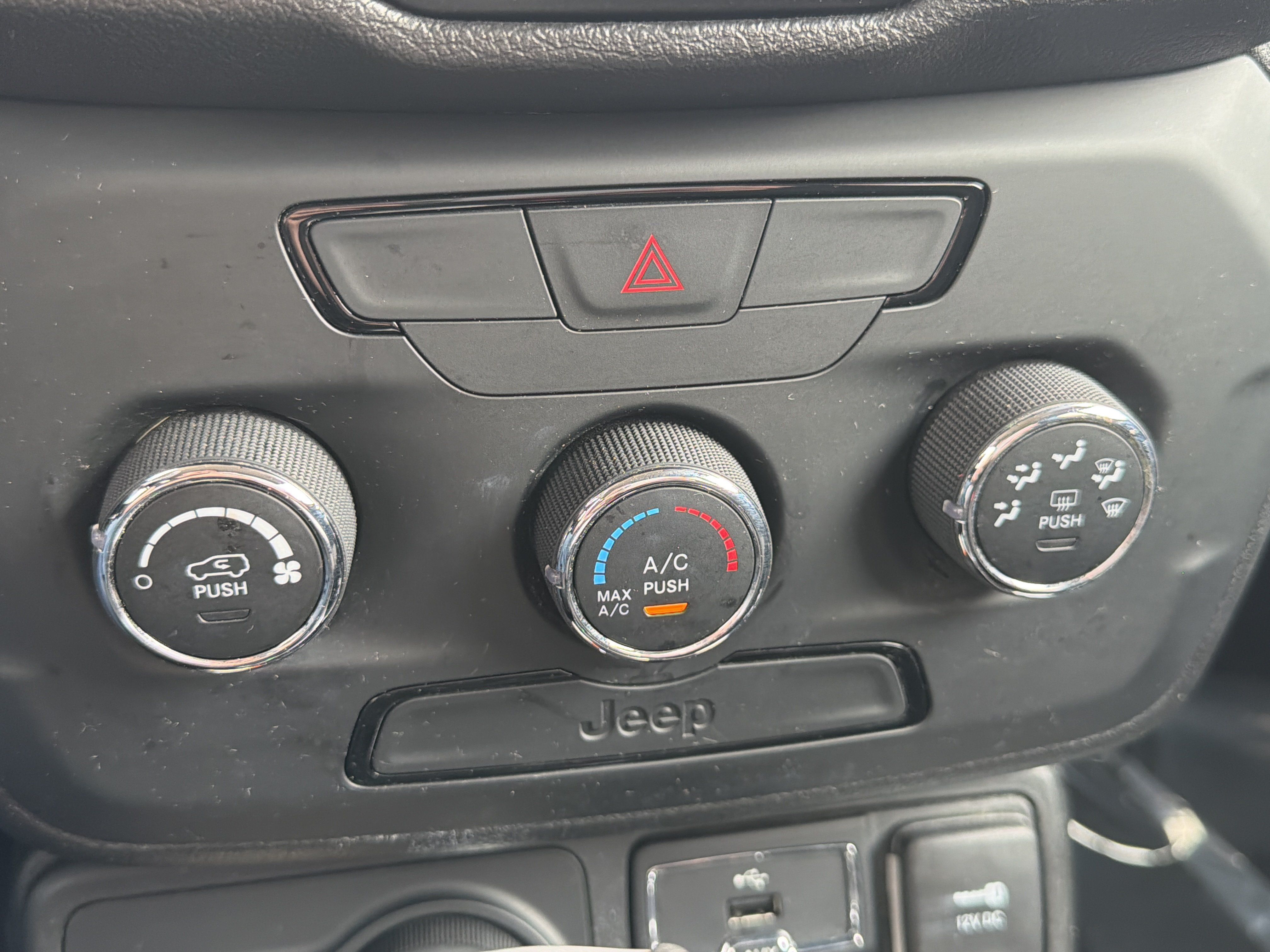 Used 2018 Jeep Renegade Sport w/ Power & Air Group AWD/4WD image 23