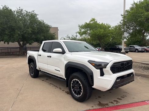 Used 2024 Toyota Tacoma TRD Off-Road AWD/4WD image 3