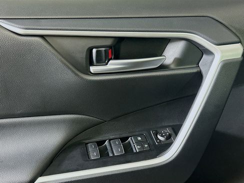 Used 2025 Toyota RAV4 XLE image 15