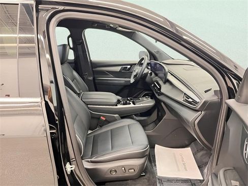 Certified 2025 Buick Enclave Preferred image 17