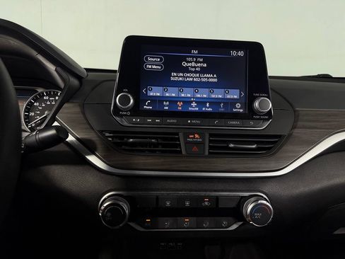Used 2025 Nissan Altima 2.5 SV FWD image 17