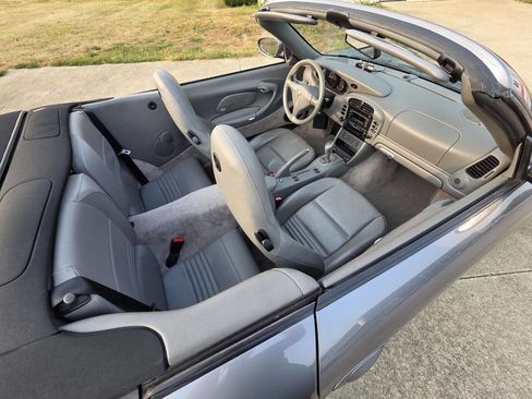 Used 2004 Porsche 911 Carrera image 8