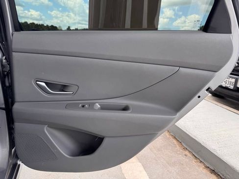 Certified 2025 Hyundai Elantra Sport image 19