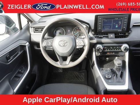Used 2022 Toyota RAV4 LE image 12