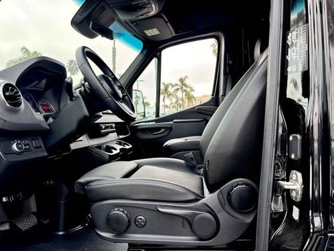 Used 2024 Mercedes-Benz Sprinter 3500 image 13