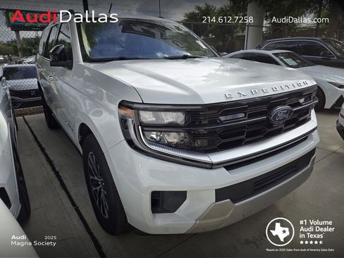 Used 2025 Ford Expedition Max Platinum AWD/4WD image 1