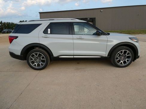 New 2027 Ford Explorer Platinum AWD/4WD image 4