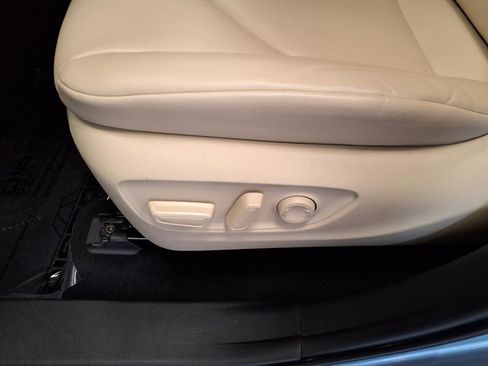 Used 2022 Toyota Highlander XLE image 21