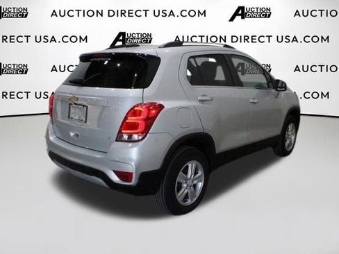Used 2019 Chevrolet Trax LT w/ LT Convenience Package AWD/4WD image 45
