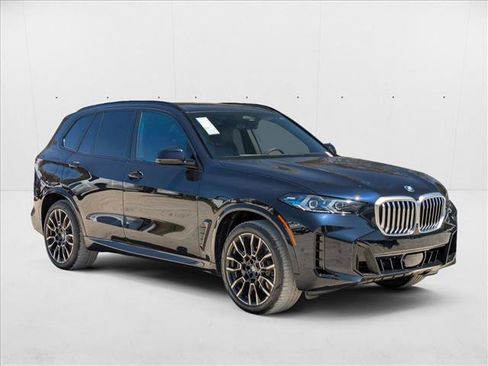 Used 2026 BMW X5 xDrive40i w/ M Sport Package AWD/4WD image 6