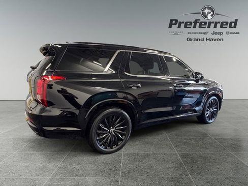 Used 2024 Hyundai Palisade Calligraphy image 18