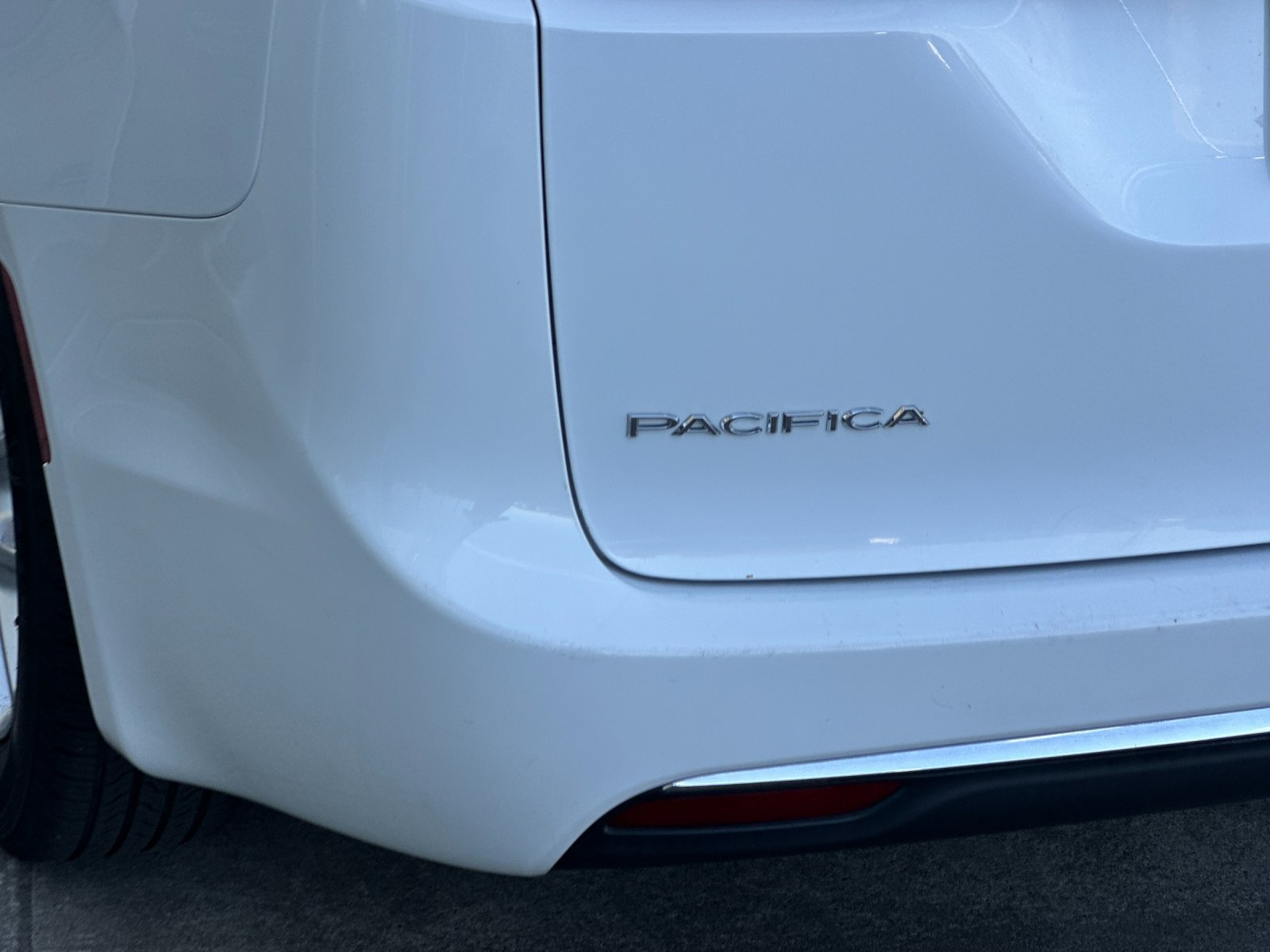 Used 2022 Chrysler Pacifica Touring-L FWD image 25