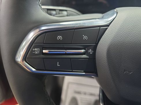 Used 2025 Chevrolet Equinox LT w/ Safety and Technology Package image 18