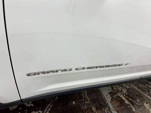 Used 2022 Jeep Grand Cherokee L Limited AWD/4WD image 27