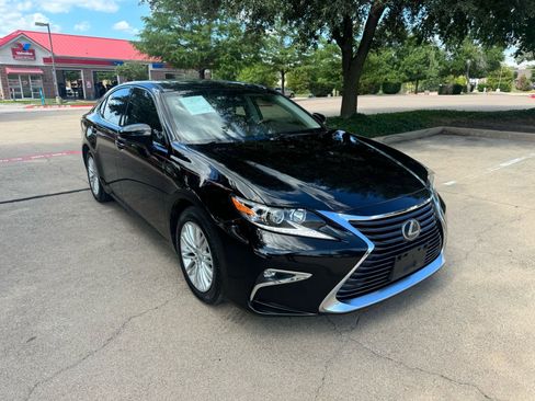 Used 2017 Lexus ES 350 image 4