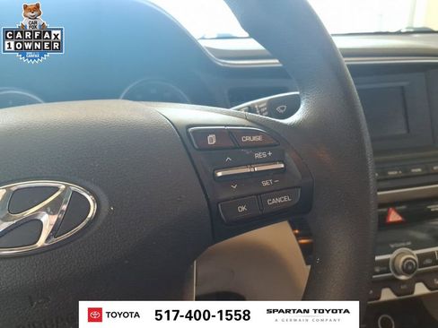 Used 2020 Hyundai Elantra SE FWD image 17