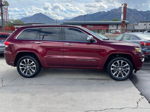 Used 2018 Jeep Grand Cherokee Overland image 4