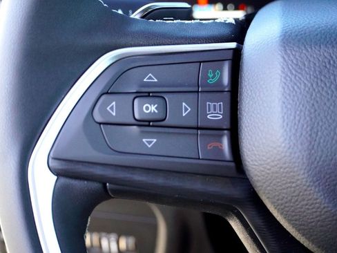 New 2025 Jeep Grand Cherokee Altitude image 15