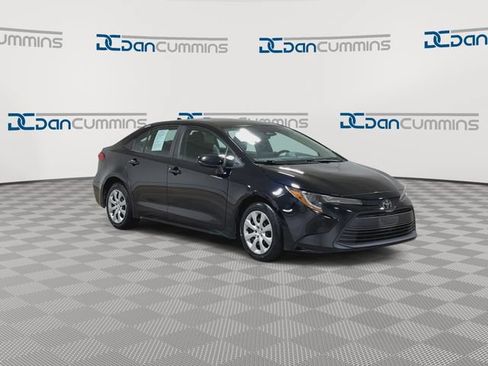 Used 2023 Toyota Corolla LE FWD image 3