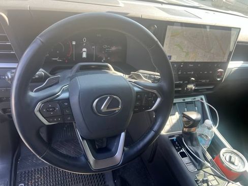 Used 2025 Lexus GX 550 AWD/4WD image 9