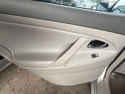Used 2011 Toyota Camry LE w/ LE Extra-Value Pkg FWD image 20