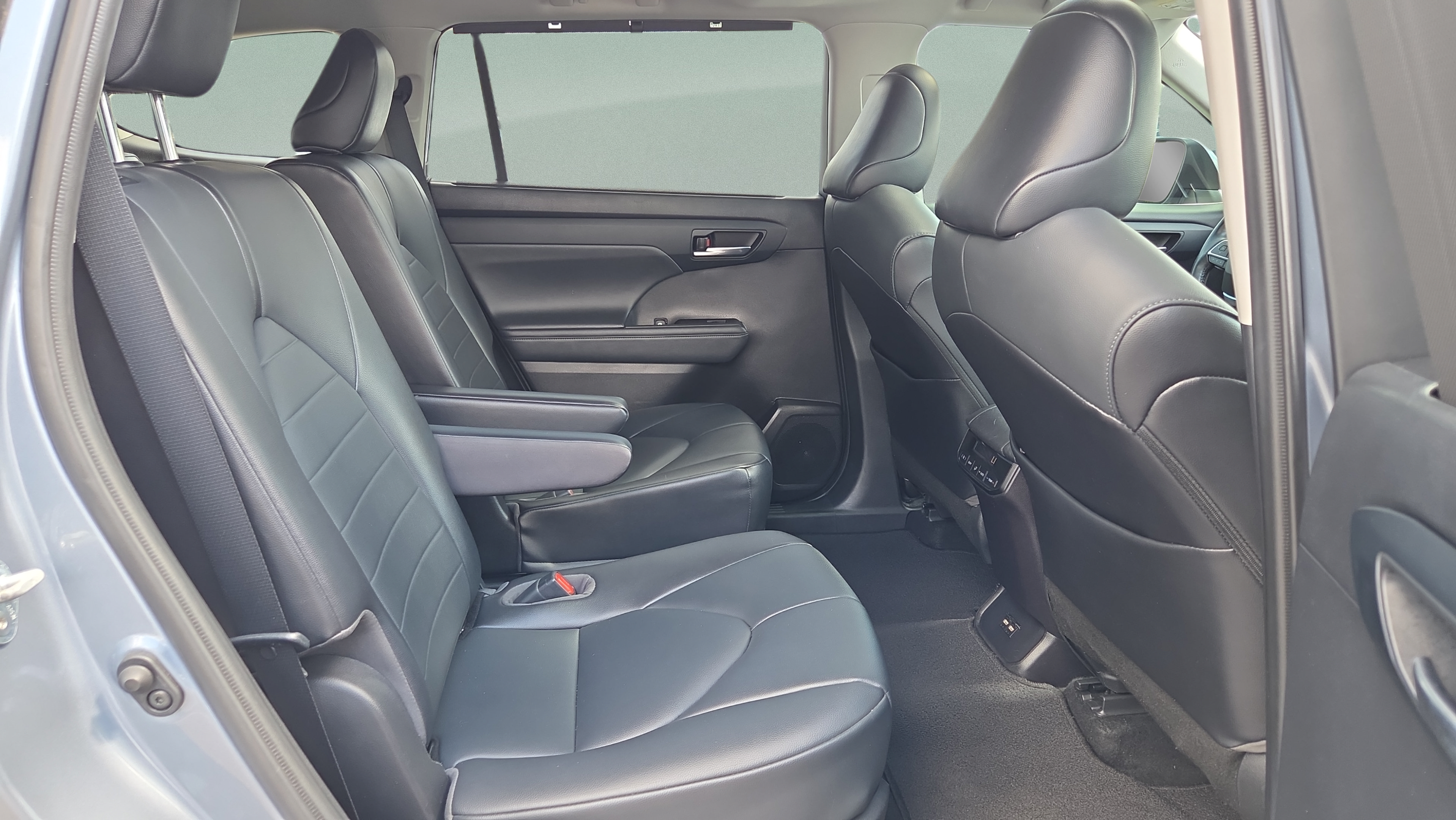 Certified 2021 Toyota Highlander XLE FWD image 17