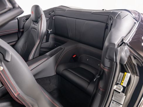 Used 2019 Ferrari Portofino RWD image 30
