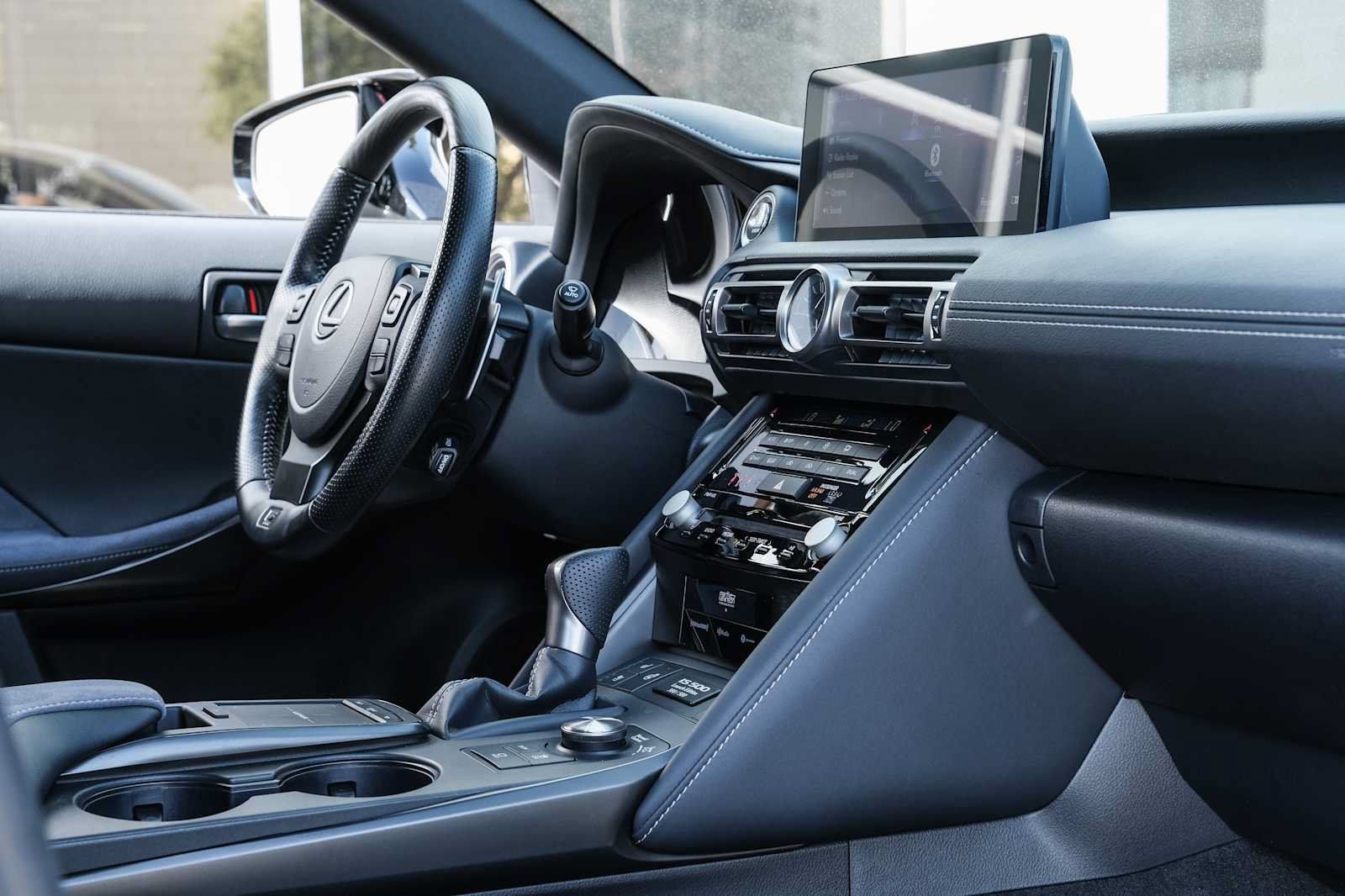 Used 2022 Lexus IS 500 RWD image 28