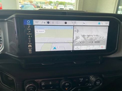 Used 2024 Jeep Wrangler Unlimited Sahara w/ Technology Group AWD/4WD image 18