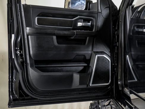 Used 2021 RAM 3500 Laramie w/ Night Edition image 33