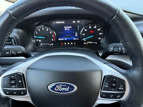 Certified 2023 Ford Explorer XLT w/ Equipment Group 202A AWD/4WD image 19