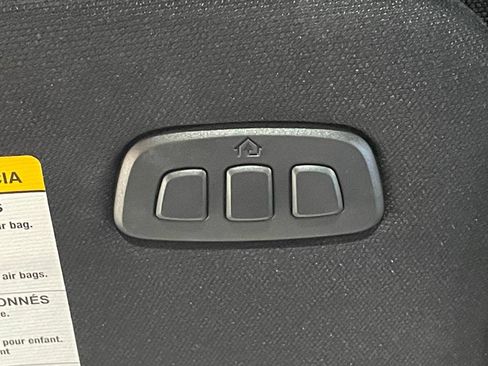 Used 2023 Ford Explorer Platinum w/ Technology Package AWD/4WD image 43