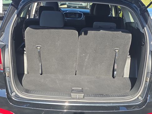 Used 2019 Kia Sorento L image 13